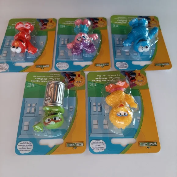 Sesame Street Mini Figures Set of 5 Big Bird Elmo Oscar Cookie Monster Abby - Picture 4 of 12
